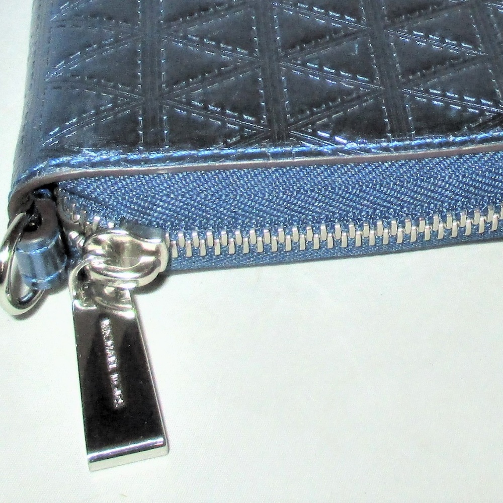 Michael Kors Mercer Flat Multi-Function Phone Case - Picture 8 of 8